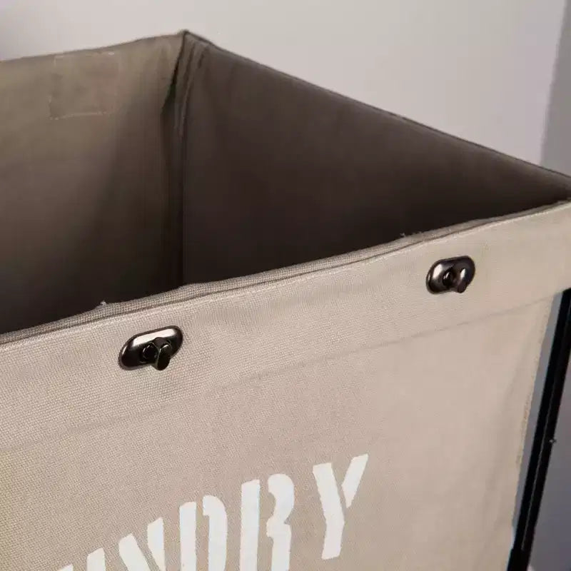 Danya B. Cesto Portabiancheria in Tela con Ruote: Cesto per Vestiti Beige Resistente, Telaio Portatile in Ferro, Capacità di 32 Litri
