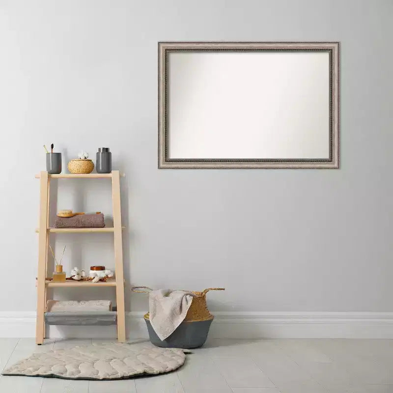 Specchio da parete per bagno Lyla ornato, senza smussatura, 40" x 28", argento - Amanti Art: cornice in polistirolo, montaggio a parete