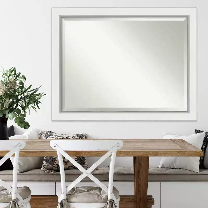 Amanti Art 46"x36" Eva White Framed Wall Mirror Silver: Specchio da parete rettangolare moderno smussato, Nessun assemblaggio, Montaggio a parete