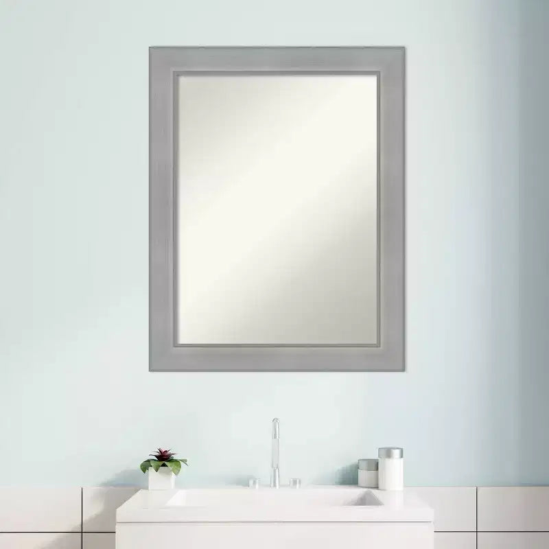 Specchio da parete per bagno Vista spazzolato in nichel senza smussatura 22" x 28" - Amanti Art: rettangolare, cornice in polistirolo, include ferramenta di montaggio