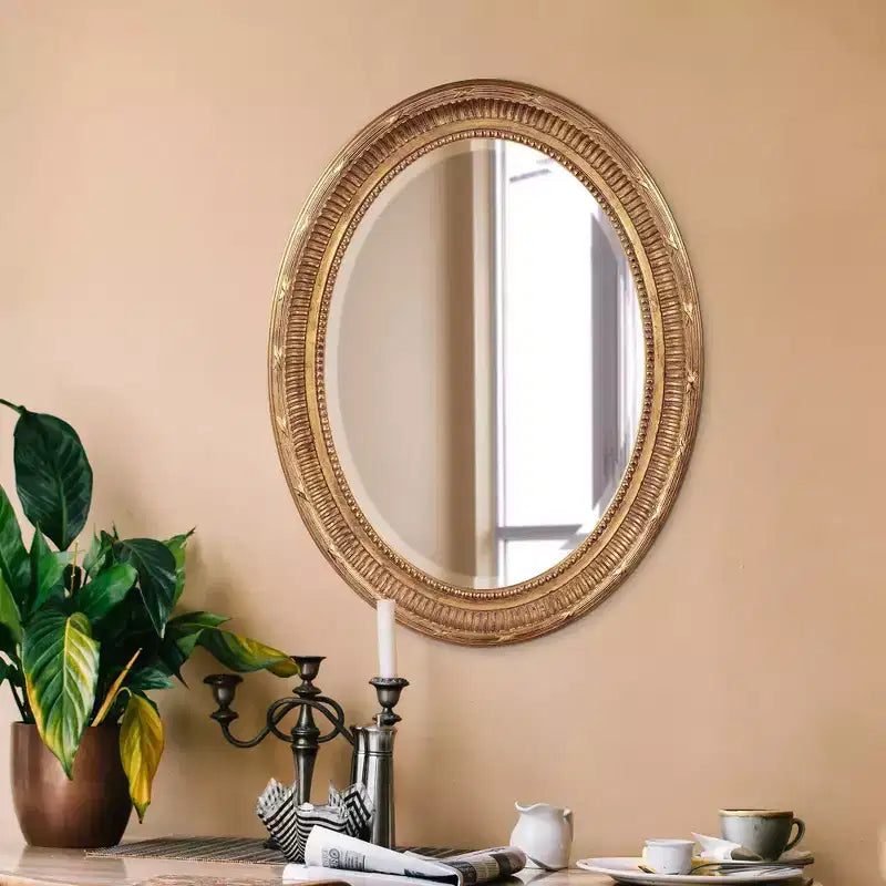 Howard Elliott Oval Wood Framed Nero Wall Mirror Oro: Smussato, Stile Transizionale, Pronto per Essere Appeso