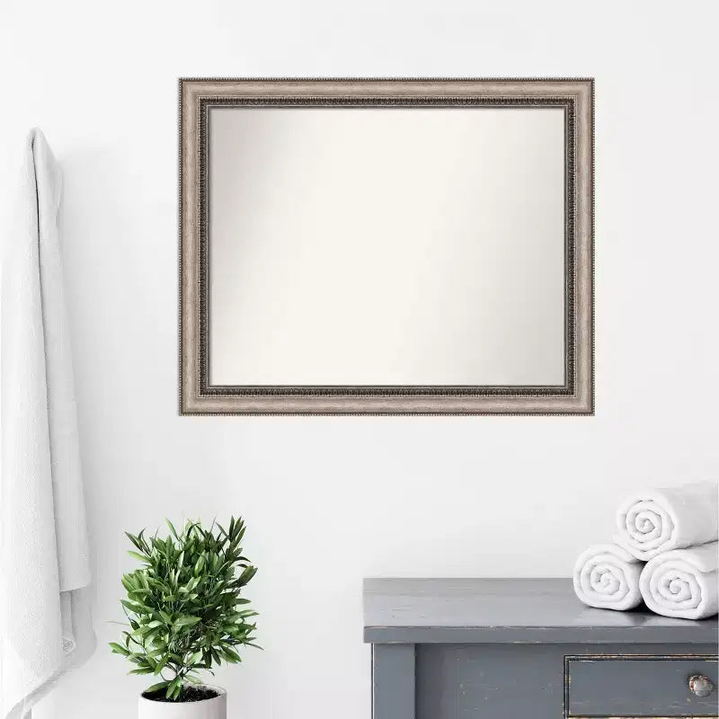 Specchio da parete per bagno Lyla ornato non smussato, 81 cm x 66 cm, argento - Amanti Art: Rettangolare, Cornice in polistirolo, Montaggio a parete
