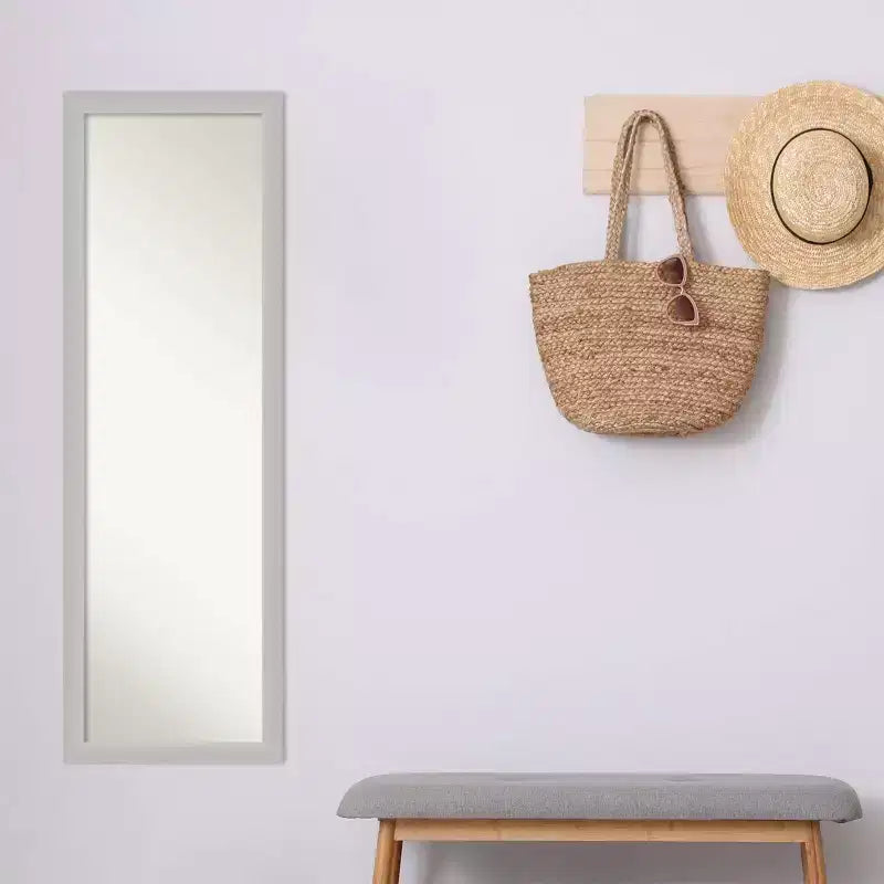 Specchio da porta 17" x 51" non smussato in legno color argento a bassa lucentezza - Amanti Art
