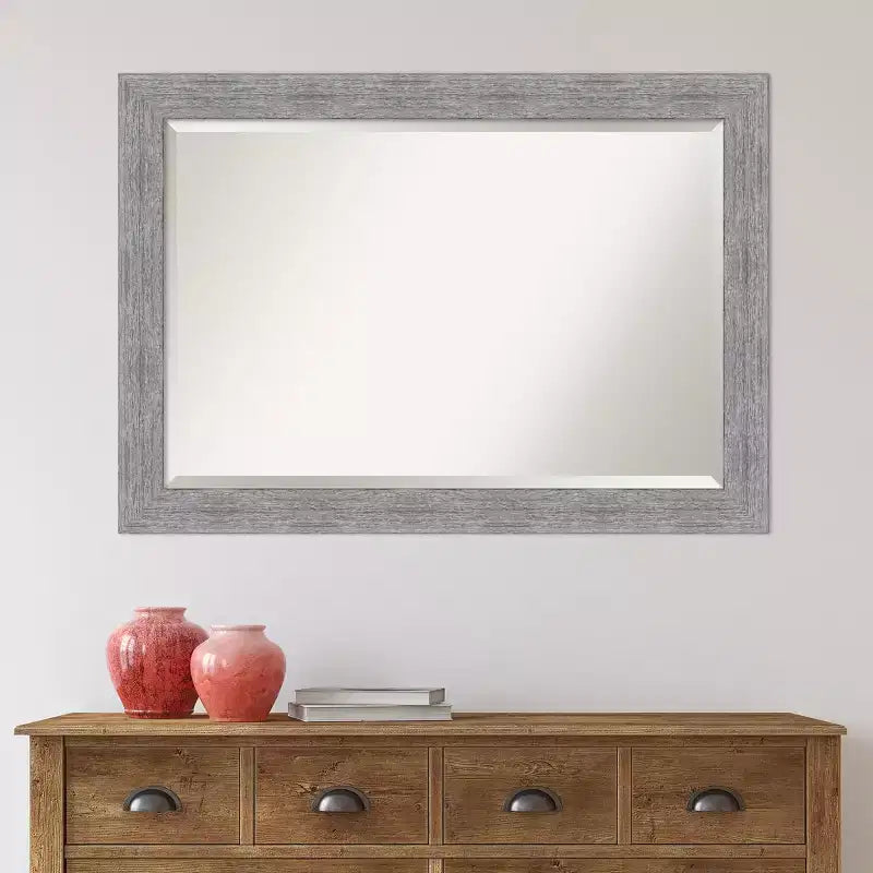 Specchio da parete rustico Amanti Art 41"x29" con cornice in corteccia grigia: Smussato, nessun assemblaggio richiesto