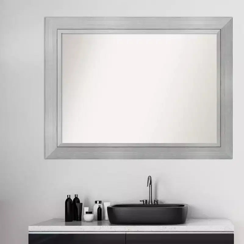 Specchio da parete per bagno in legno argento Romano non smussato, 45" x 34" - Amanti Art: Rettangolo moderno, include hardware di montaggio