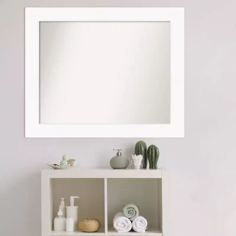 Specchio da parete per bagno Amanti Art con cornice bianca senza smussatura 34" x 28": rettangolare, cornice in polistirene, montaggio a parete