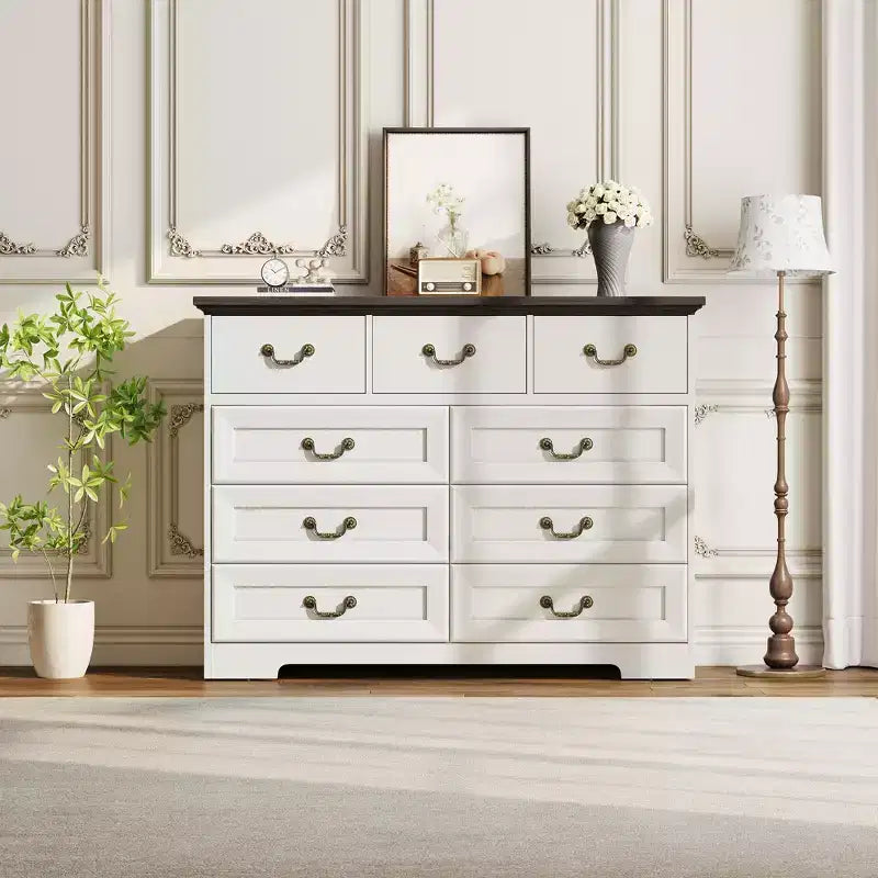 Comò ampio a 9 cassetti da 47 pollici in legno, con texture naturale e maniglie floreali dorate vintage, mobile contenitore in stile rustico per corridoio