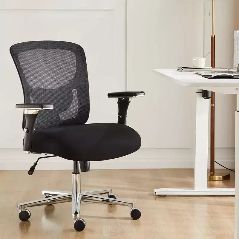 Sedia da ufficio ergonomica Okak Minimalism con schienale in rete, sedia da computer con supporto lombare e braccioli, sedia girevole per casa, ufficio, nera
