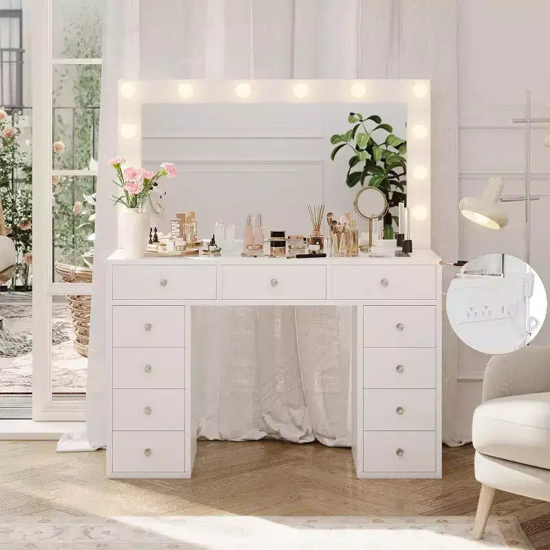 Toeletta Trucco con Presa di Corrente e Specchio con 12 Luci LED - 11 Cassetti, 45" con Piano in Vetro e 3 Modalità di Illuminazione