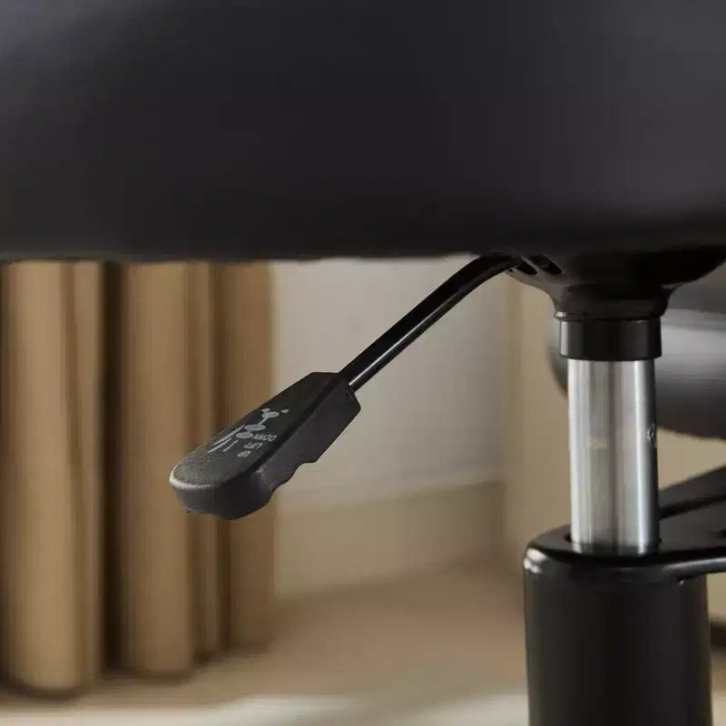 Sedia da scrivania Homy Casa con gambe incrociate, altezza regolabile e sgabello con rotelle