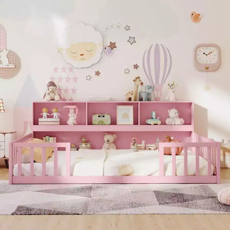 Costway Lettino Montessoriano a Pavimento Full Size con Libreria, Ripiani e Sponde di Sicurezza Rosa/Naturale/Bianco/Grigio