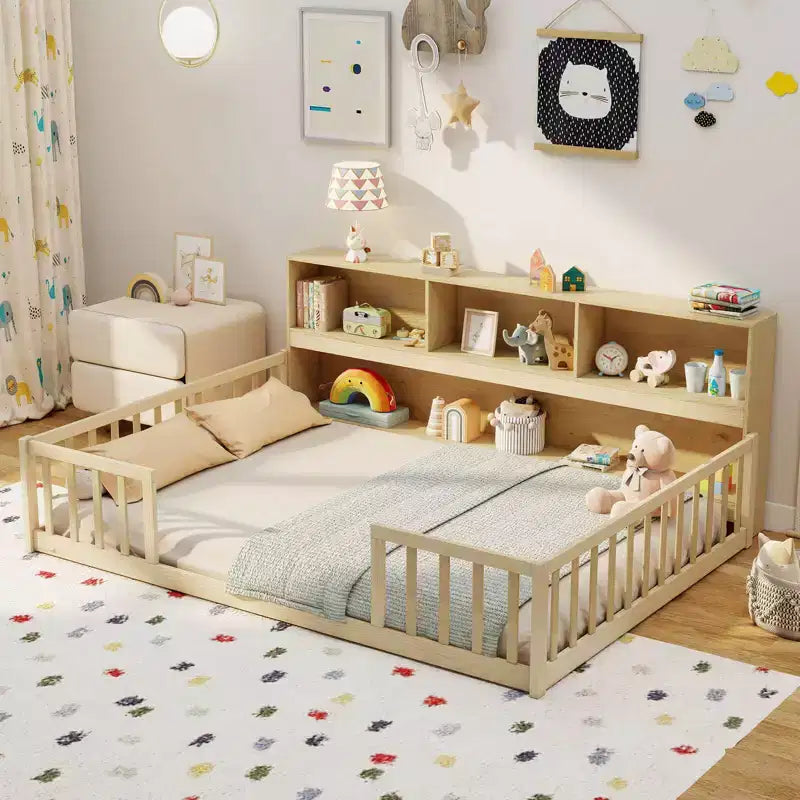 Costway Lettino Montessoriano a Pavimento Full Size con Libreria, Ripiani e Sponde di Sicurezza Rosa/Naturale/Bianco/Grigio
