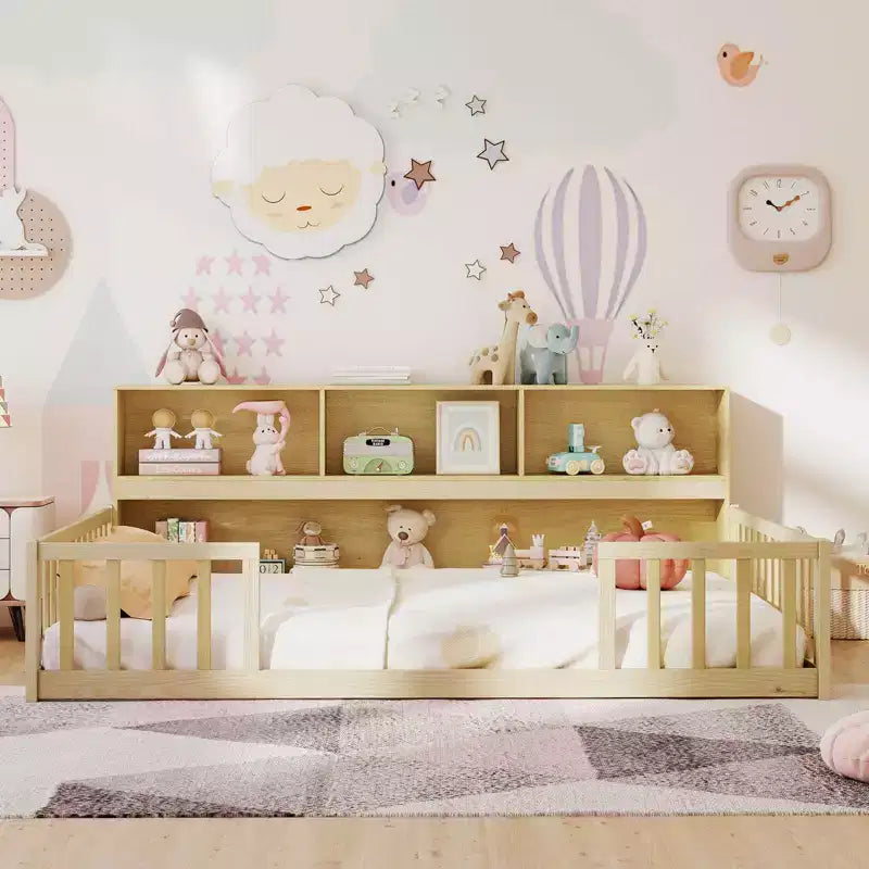 Costway Lettino Montessoriano a Pavimento Full Size con Libreria, Ripiani e Sponde di Sicurezza Rosa/Naturale/Bianco/Grigio