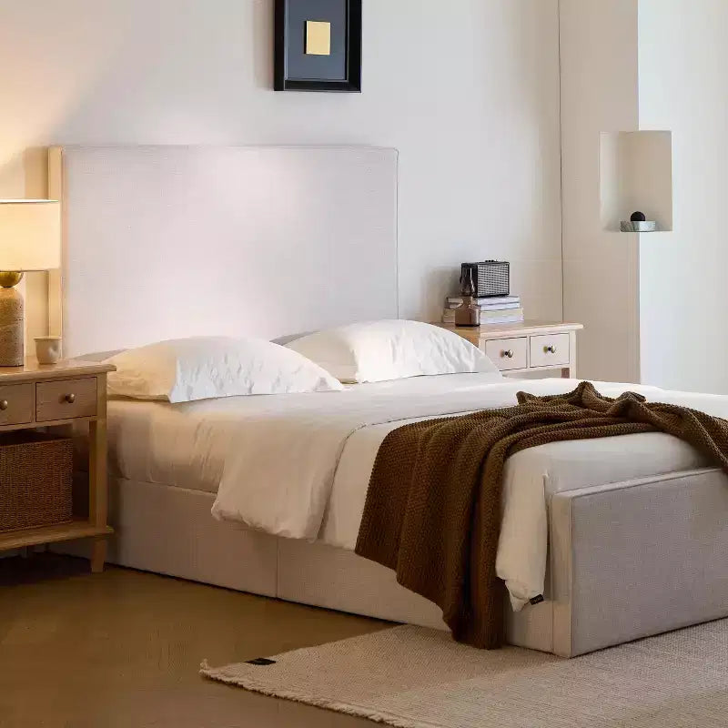 Christopher Knight Home Rhea Letto moderno imbottito con testiera