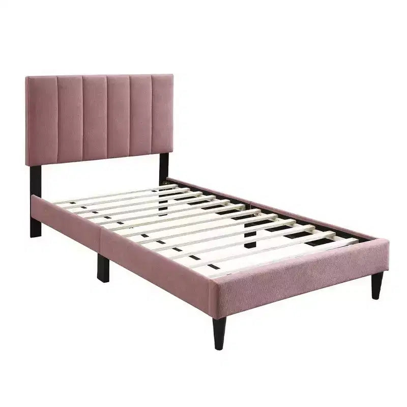 Letto matrimoniale Royal Hampton, tappezzeria in lino rosa cipria, capitonné a canali
