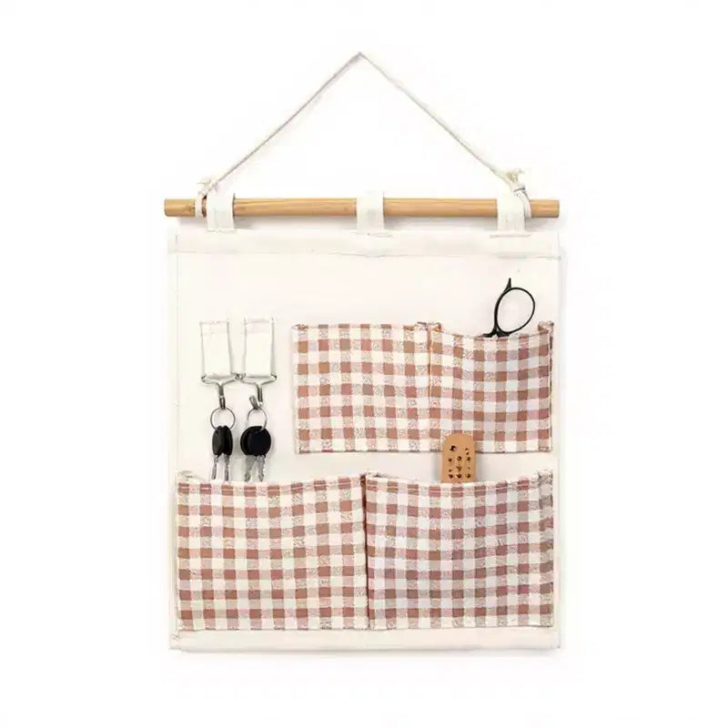 Organizer da parete Alilang con tasche a quadretti verdi e asta in legno 12x14 pollici