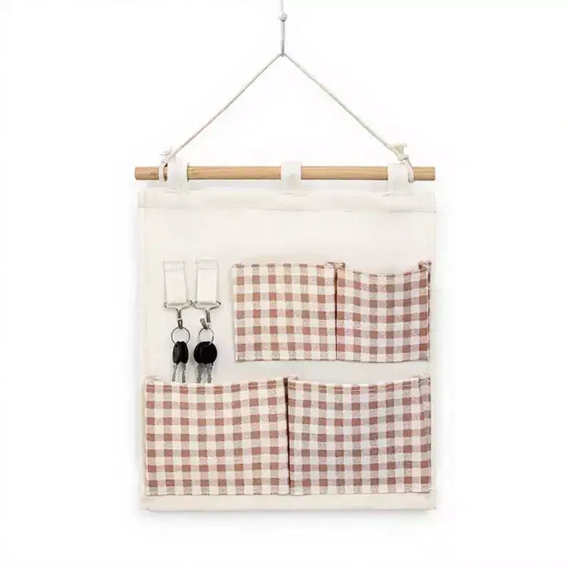 Organizer da parete Alilang con tasche a quadretti verdi e asta in legno 12x14 pollici