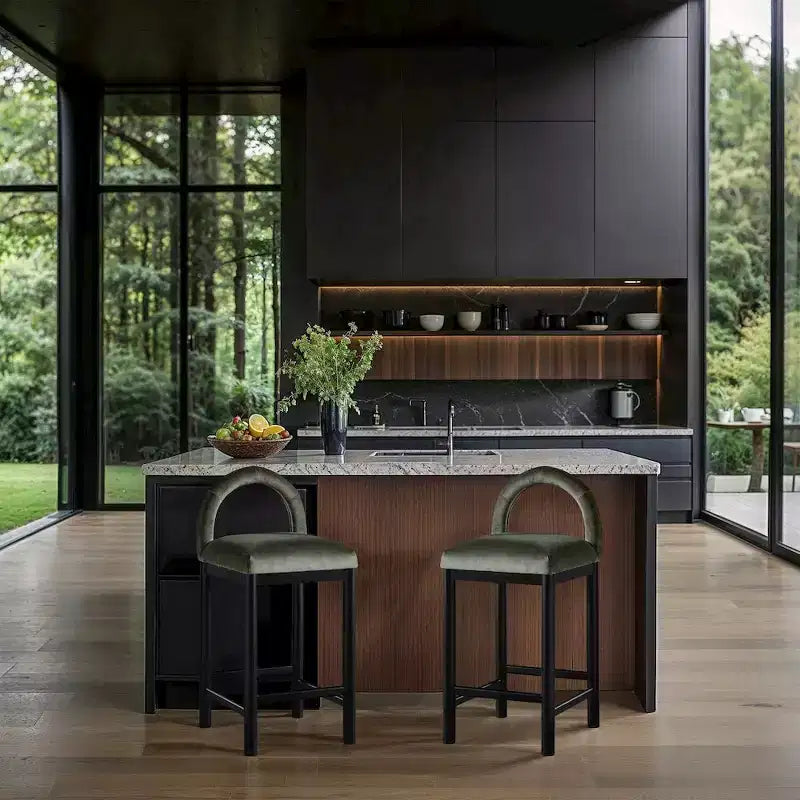 Meridian Furniture, Sgabello da bancone Conrad in velluto