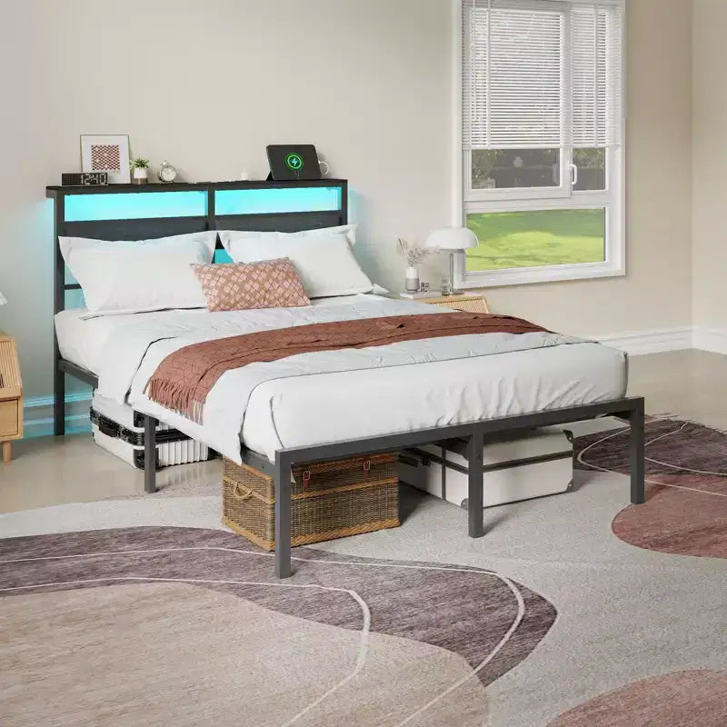 Letto matrimoniale moderno in metallo con piattaforma, testiera contenitore, luci LED RGB, stazione di ricarica con porte USB, senza bisogno di rete, silenzioso, colore nero