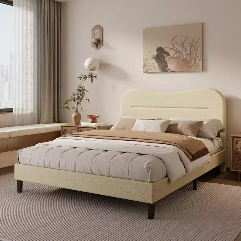 Struttura Letto Matrimoniale Queen Size con Testiera in Tessuto Bouclé Beige Effetto Orsetto, Piattaforma Imbottita Design Morbido Nuvola/Marshmallow, Non Richiede Rete a Molle, Doghe in Legno