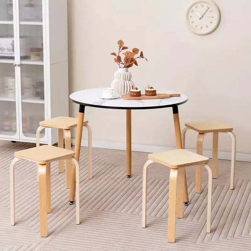 Sgabelli senza schienale quadrati Costway, set da 4, con angoli arrotondati e tappetini in feltro antiscivolo, in legno