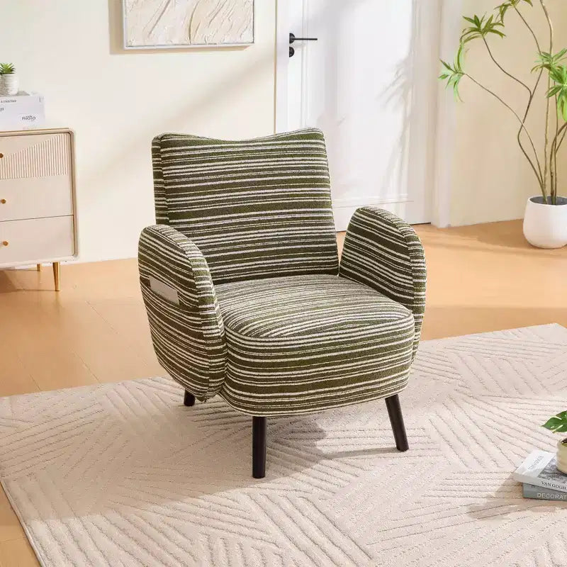 Poltrona moderna GDFStudio Pira imbottita in boucle con tasca portaoggetti laterale