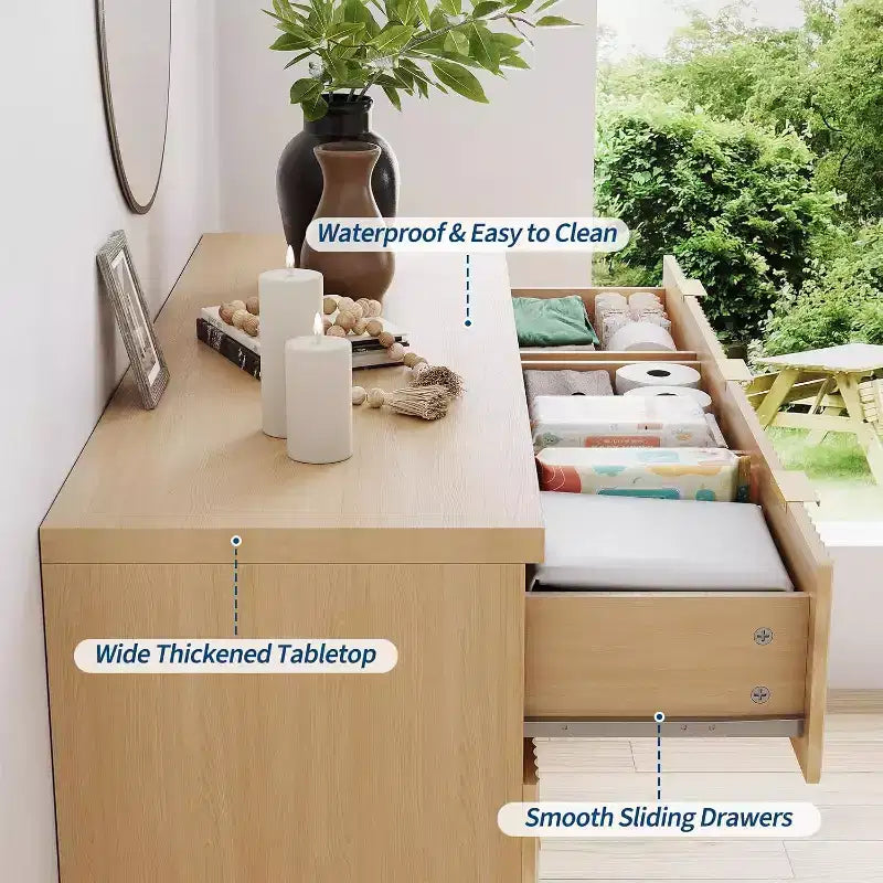 Comò a 7 cassetti per camera da letto, comò moderno di metà secolo largo 120 cm con maniglia color oro, cassettiera scanalata per soggiorno, rovere