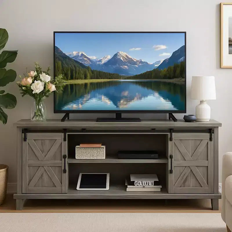 Mobile TV da 66 pollici stile Farmhouse per TV fino a 75 pollici, Consolle multimediale con anta scorrevole a granaio, Prese di corrente e Mobili contenitori regolabili