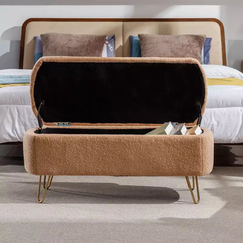 Panca contenitore per fondo letto, moderna in ecopelliccia con gambe dorate per soggiorno e camera da letto