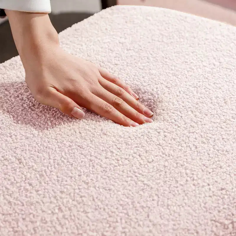 Panca contenitore per fondo letto, moderna in ecopelliccia con gambe dorate per soggiorno e camera da letto