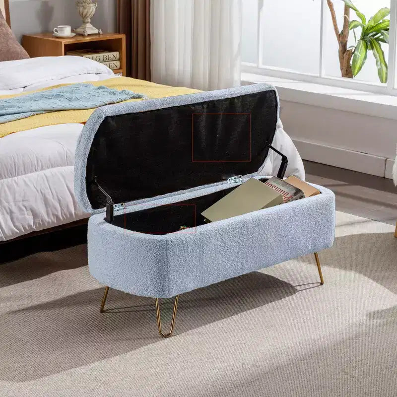 Panca contenitore per fondo letto, moderna in ecopelliccia con gambe dorate per soggiorno e camera da letto