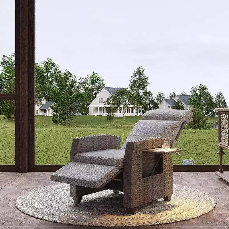 COZONY Sedia Reclinabile da Patio, Schienale e Poggiapiedi Regolabili in Rattan PE Resistente alle Intemperie con Tavolino a Scomparsa e Pompa ad Aria