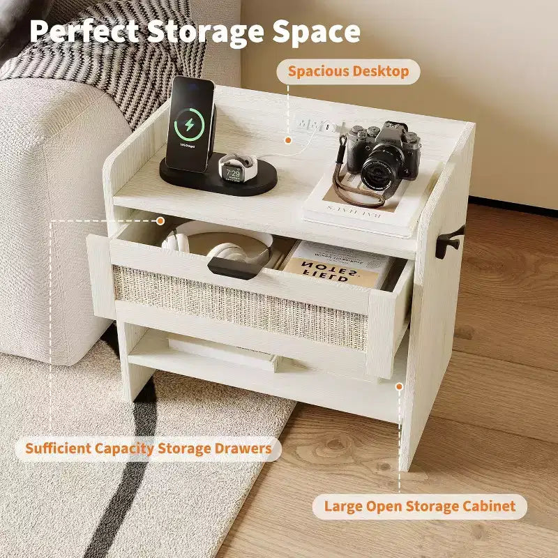 Comodino in Rattan, Comodino Largo 60 cm, Comodino con Stazione di Ricarica Tipo-C Adatto per Camera da Letto, Ufficio, Soggiorno