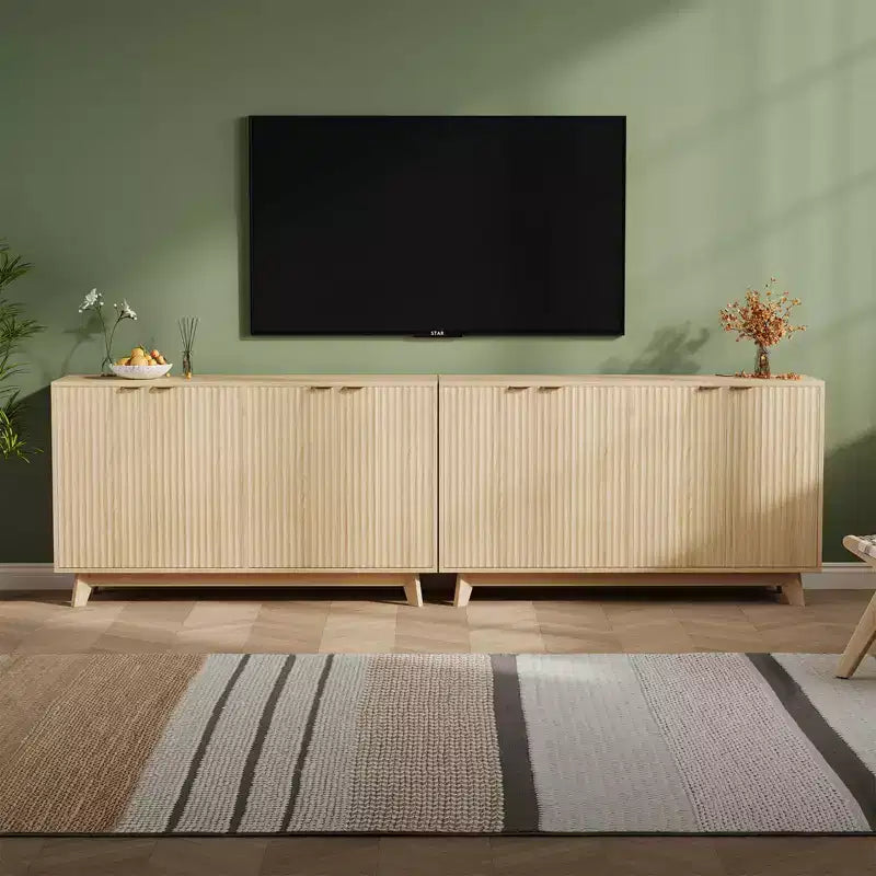 Credenza moderna in legno scanalato con 4 ante, ripiani regolabili, mobile contenitore versatile per soggiorno, sala da pranzo, ingresso