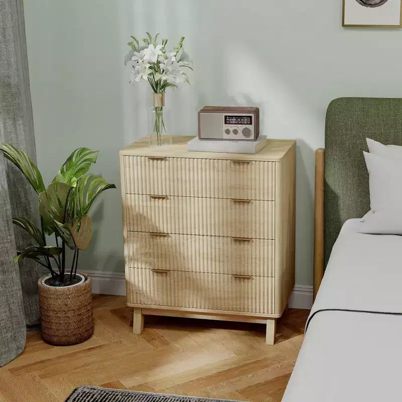 Comò a 4 cassetti per camera da letto, cassettiera scanalata con maniglie dorate e 4 gambe in legno