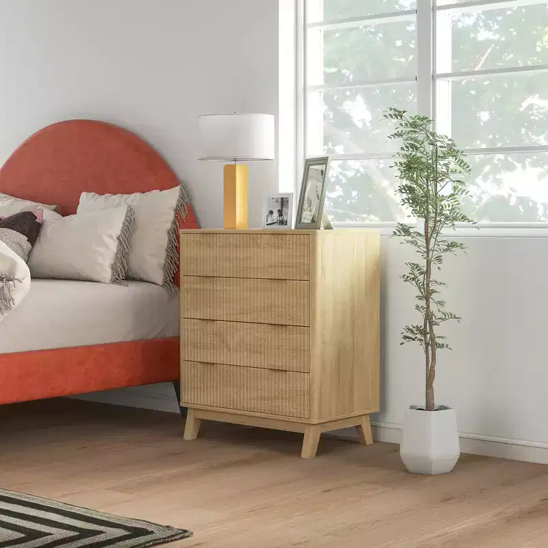 Comò a 4 cassetti per camera da letto, cassettiera scanalata con maniglie dorate e 4 gambe in legno