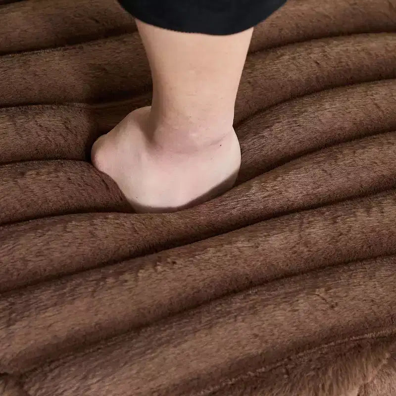 TUYOHW 19H Pouf Ottomano Morbido con Gambe in Metallo, Poggiapiedi Ottomano in Pelliccia Sintetica per Soggiorno, Sgabello Accent Tondo Ampio, Capacità 125 kg