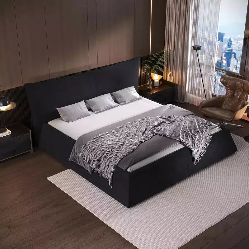 Letto a piattaforma imbottito king size MAYEERTY con testiera in velluto dalla forma speciale, struttura in metallo e solida nera