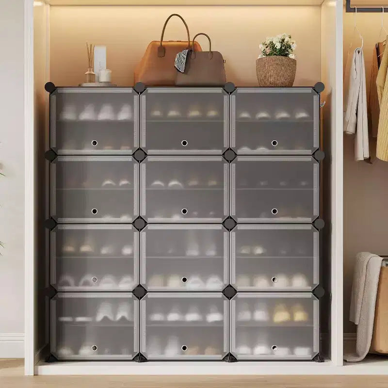 COZONY Scarpiera a livelli in PVC, Mobile scarpiera a 3 colonne e 8 livelli, Organizzatore per scarpe in plastica per corridoio, armadio, camera da letto, ingresso, Bianco