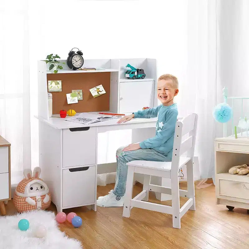 Scrivania in Legno con Cassettiera, Libreria, Armadietti e Bacheca in Sughero - Tavolo e Sedia per Scuola a Casa, Bambini e Bambine, Bianco