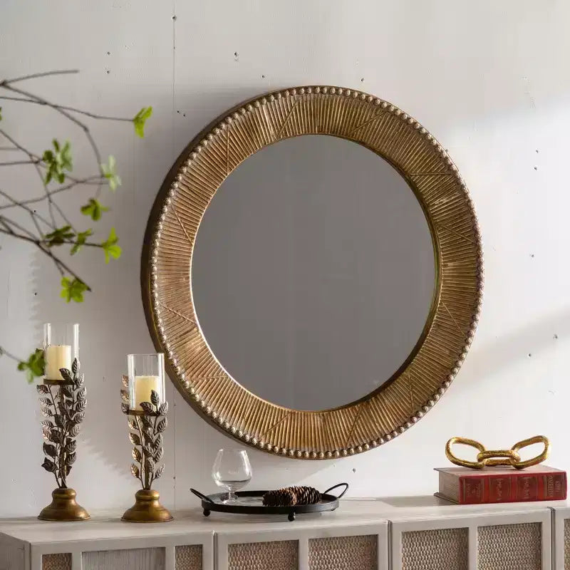 Specchio da parete rotondo con trama martellata da 31,3 pollici, specchio decorativo rustico per soggiorno e camera da letto, oro - ModernLuxe