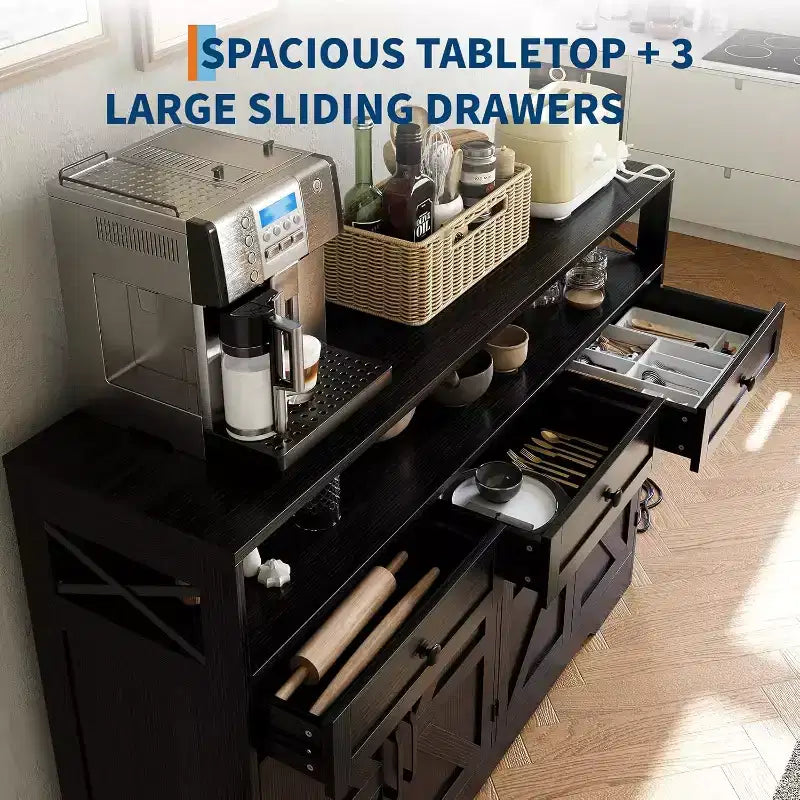 Credenza da Buffet Nera in Stile Rustico con Ripiano e Stazione di Ricarica Integrata, Mobile Bar Grande da 51 Pollici, per Soggiorno, Sala da Pranico