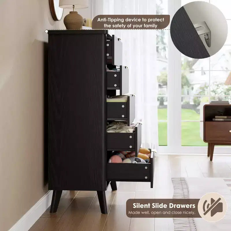 Cassettiera scanalata per camera da letto con 5 cassetti profondi, cassettiera alta 120 cm, design con profilo curvo, cassettiera moderna in legno