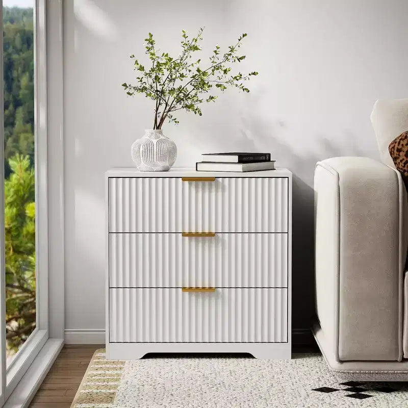Comodino moderno in legno bianco con 3 cassetti, comodino scanalato, ampio 68,5 cm, mobiletto contenitore, cassettiera per camera da letto, soggiorno, arredamento per la casa