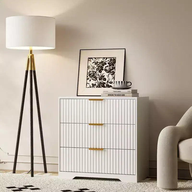 Comodino moderno in legno bianco con 3 cassetti, comodino scanalato, ampio 68,5 cm, mobiletto contenitore, cassettiera per camera da letto, soggiorno, arredamento per la casa