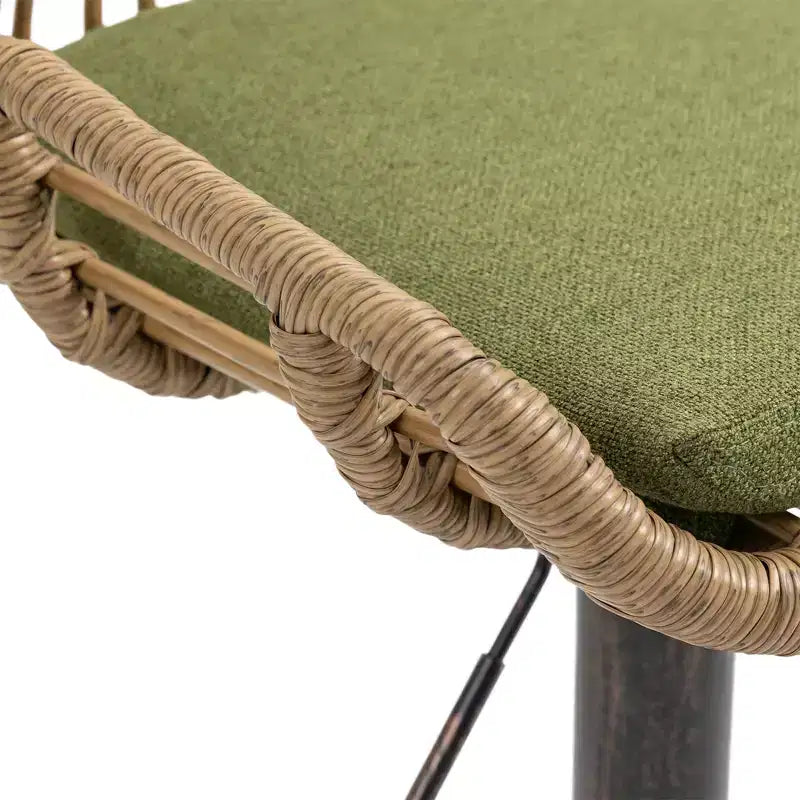 Set di 2 Sgabelli da Bar Girevoli in Rattan - Sedie Regolabili in Altezza con Base in Metallo per Cucina e Sala da Pranzo, Beige