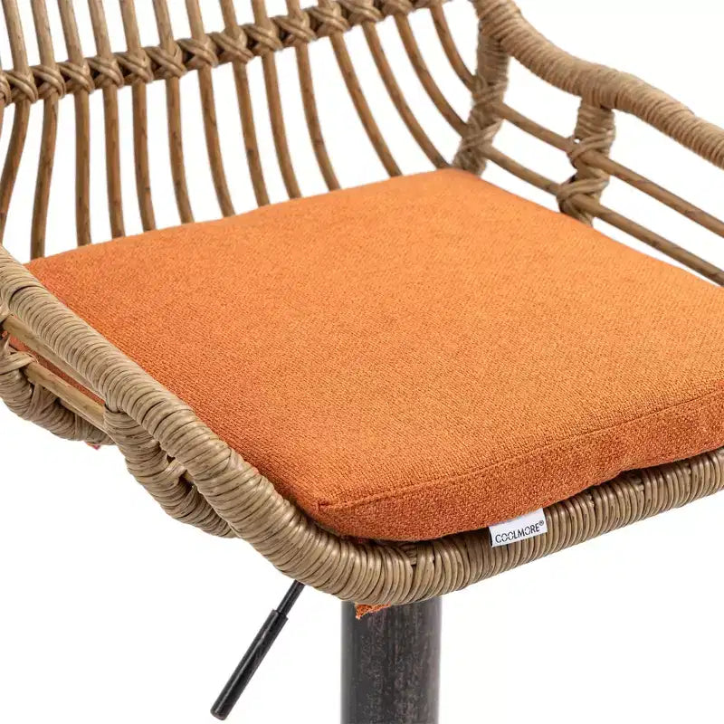 Set di 2 Sgabelli da Bar Girevoli in Rattan - Sedie Regolabili in Altezza con Base in Metallo per Cucina e Sala da Pranzo, Beige