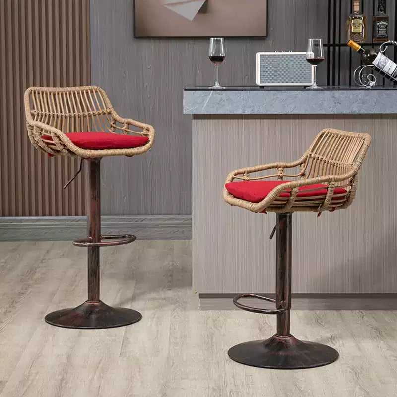 Set di 2 Sgabelli da Bar Girevoli in Rattan - Sedie Regolabili in Altezza con Base in Metallo per Cucina e Sala da Pranzo, Beige