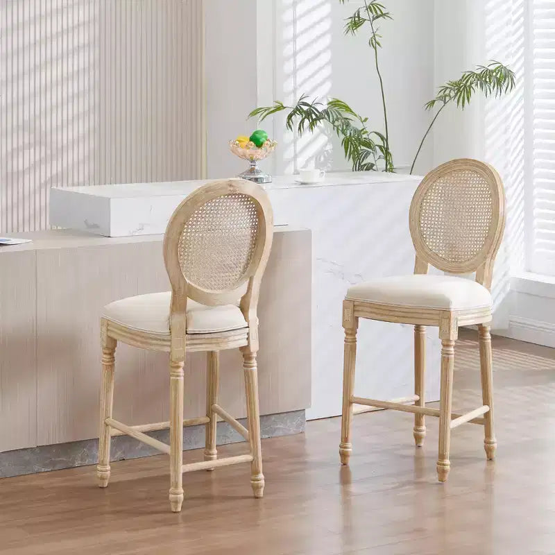 Set di 2 sgabelli da bar French Country 26, schienale rotondo in rattan naturale imbottito, intaglio con trafilatura, beige