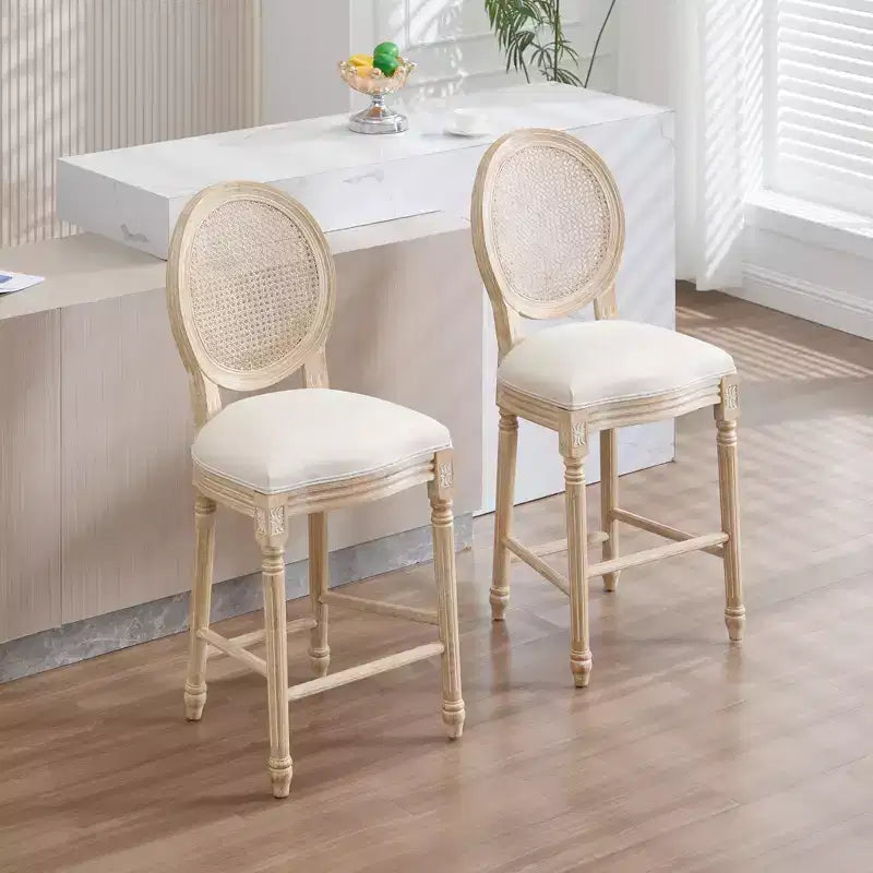 Set di 2 sgabelli da bar French Country 26, schienale rotondo in rattan naturale imbottito, intaglio con trafilatura, beige